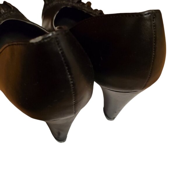 Black 4" Heels With Ruffle Design Size 7 - Picture 3 of 5